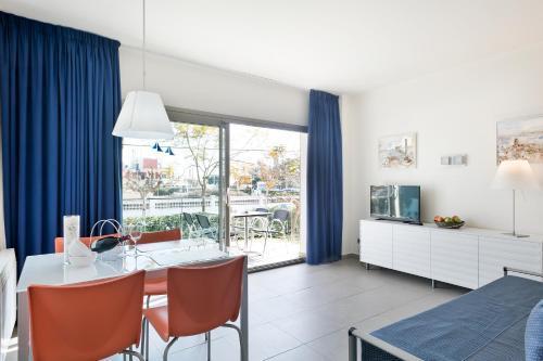 Apartamentos Castellmar Castelldefels Eksteriør billede